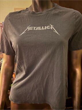 Women's Short Sleeve Tee in Charcoal